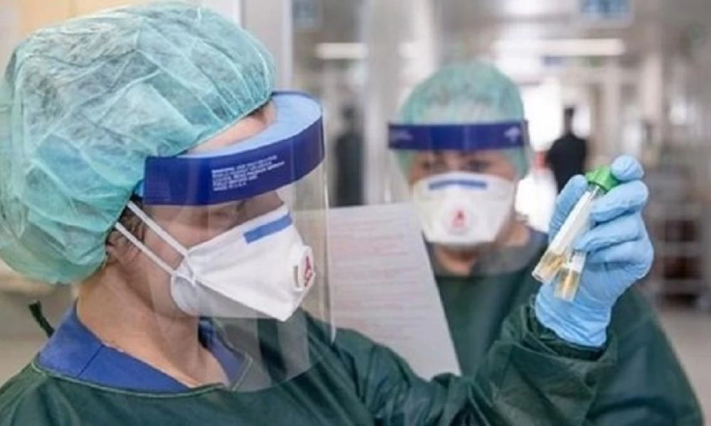 Ελβετία: "Έσβησε" ο 91χρονος που έκανε την πρώτη δόση του εμβολίου